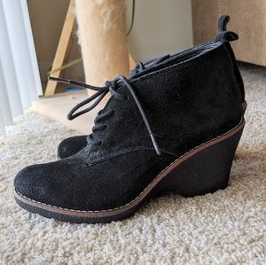 White Mountain Suede Black Wedge Booties